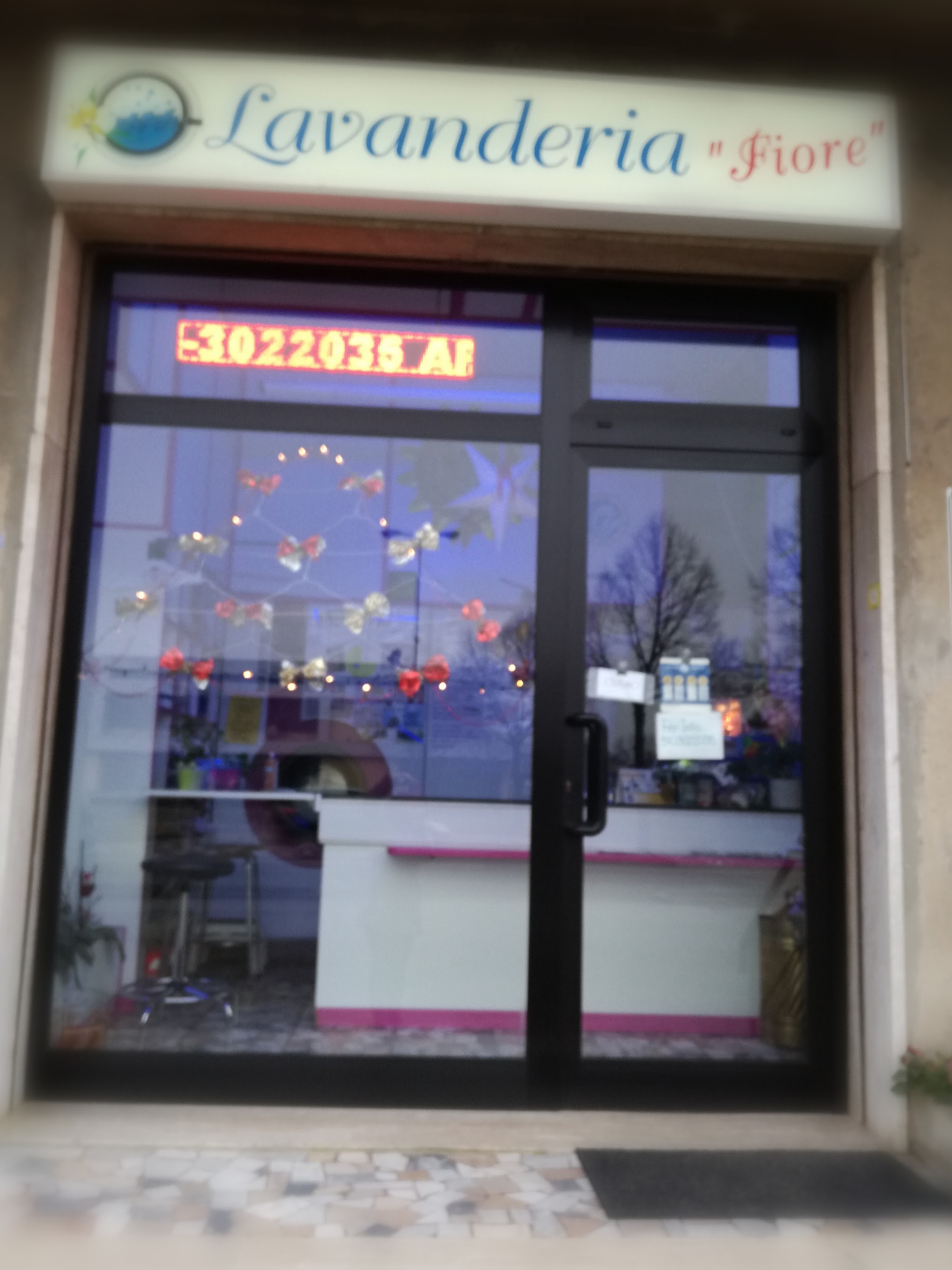 Ingresso del locale in Viale Roma 256 a Forlì